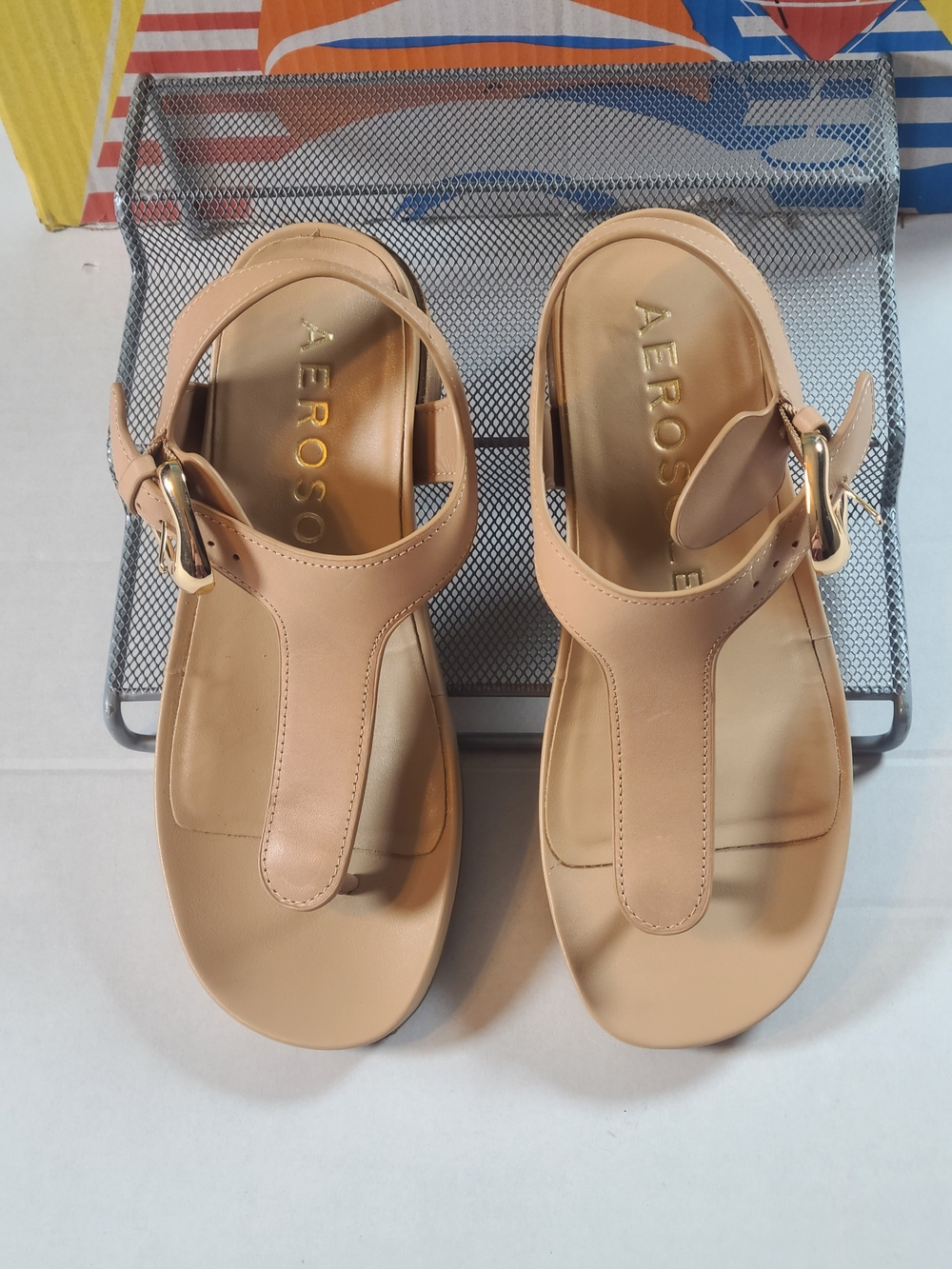 AEROSOLES Women's Tan Block Heel Thong Sandals with Buckle Size 8M - Picture 2 of 8